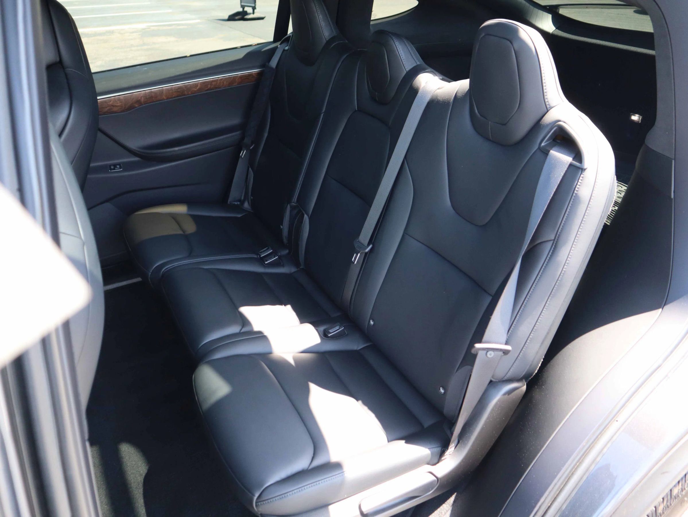 Used 2018 Tesla Model X 100D image 3