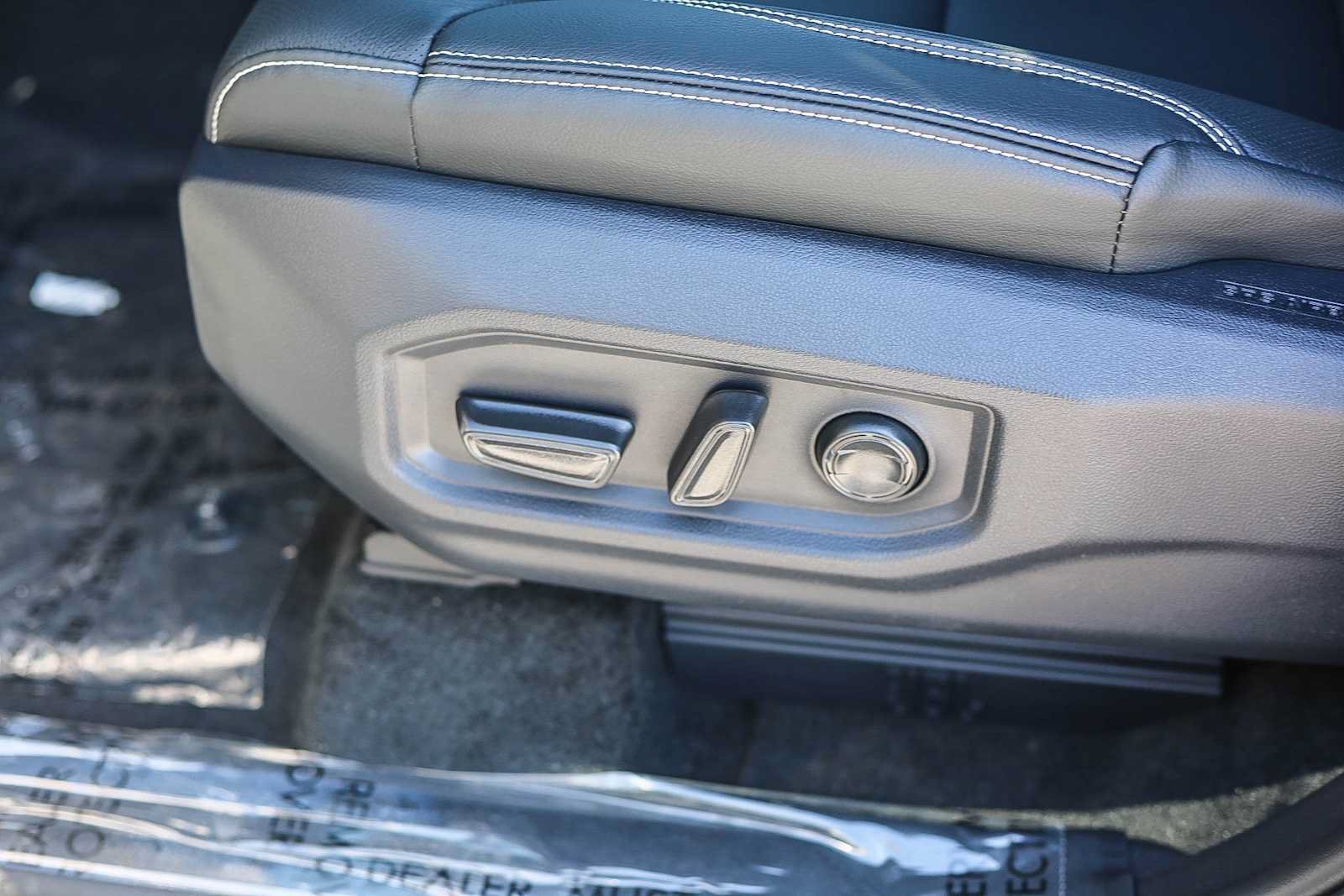 New 2026 Toyota Tundra Limited AWD/4WD image 21