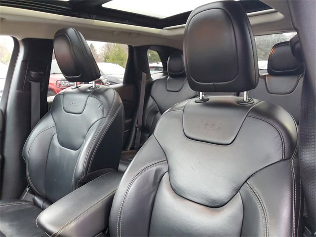 Used 2016 Jeep Cherokee Limited image 16