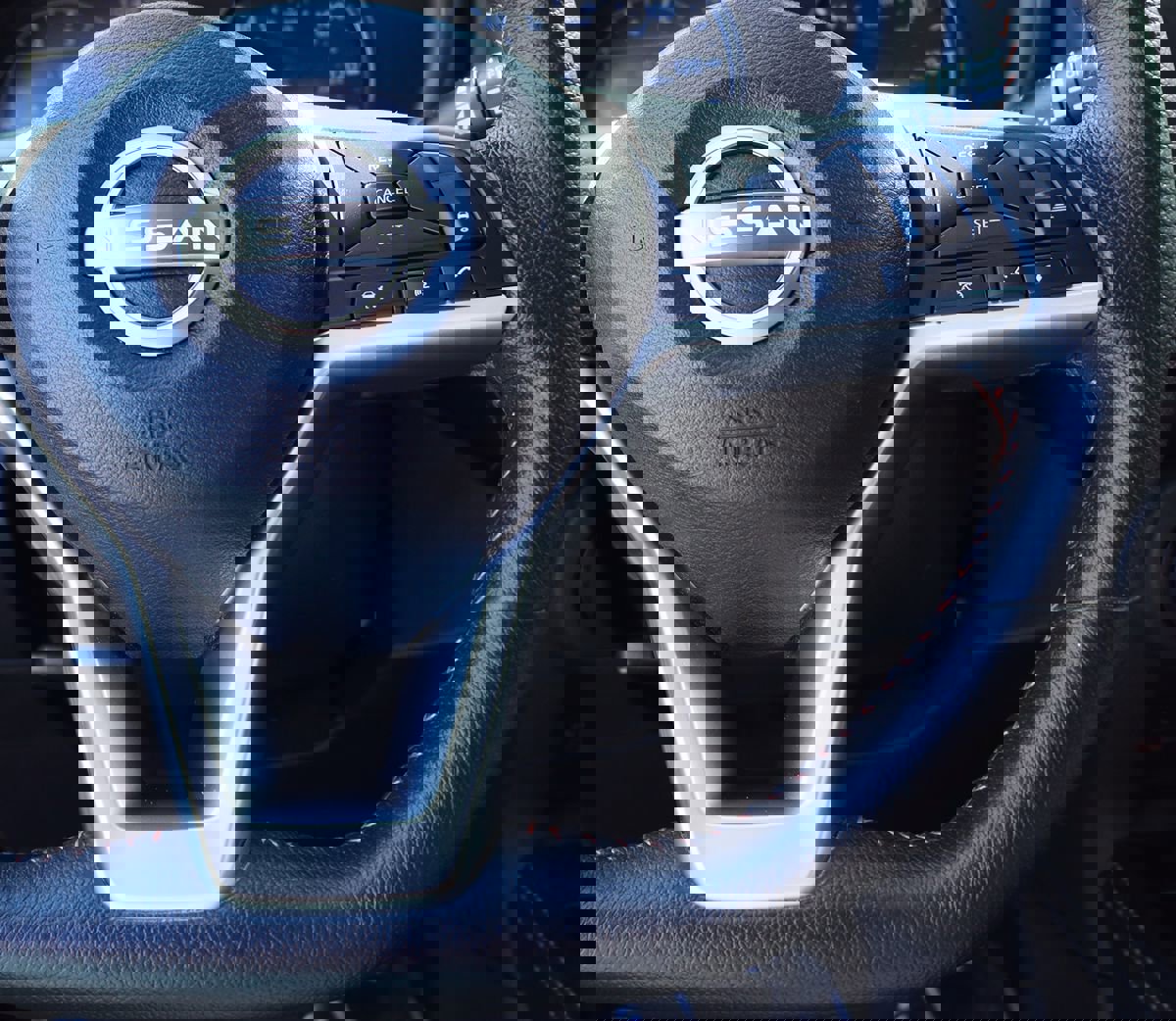 Used 2023 Nissan Kicks SR image 52