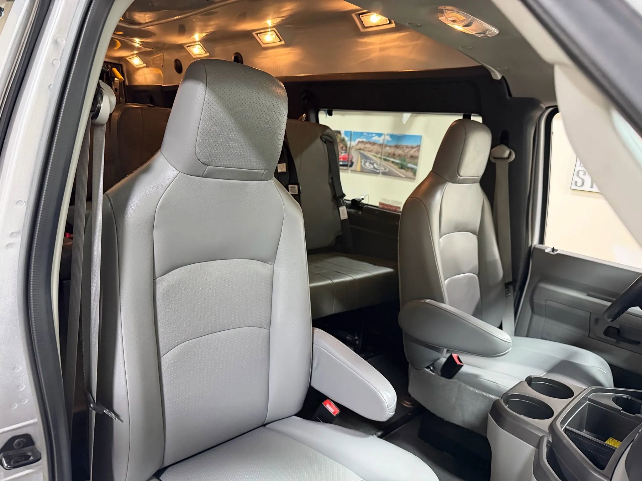 Used 2014 Ford E-250 and Econoline 250 Extended w/ Power Group image 36