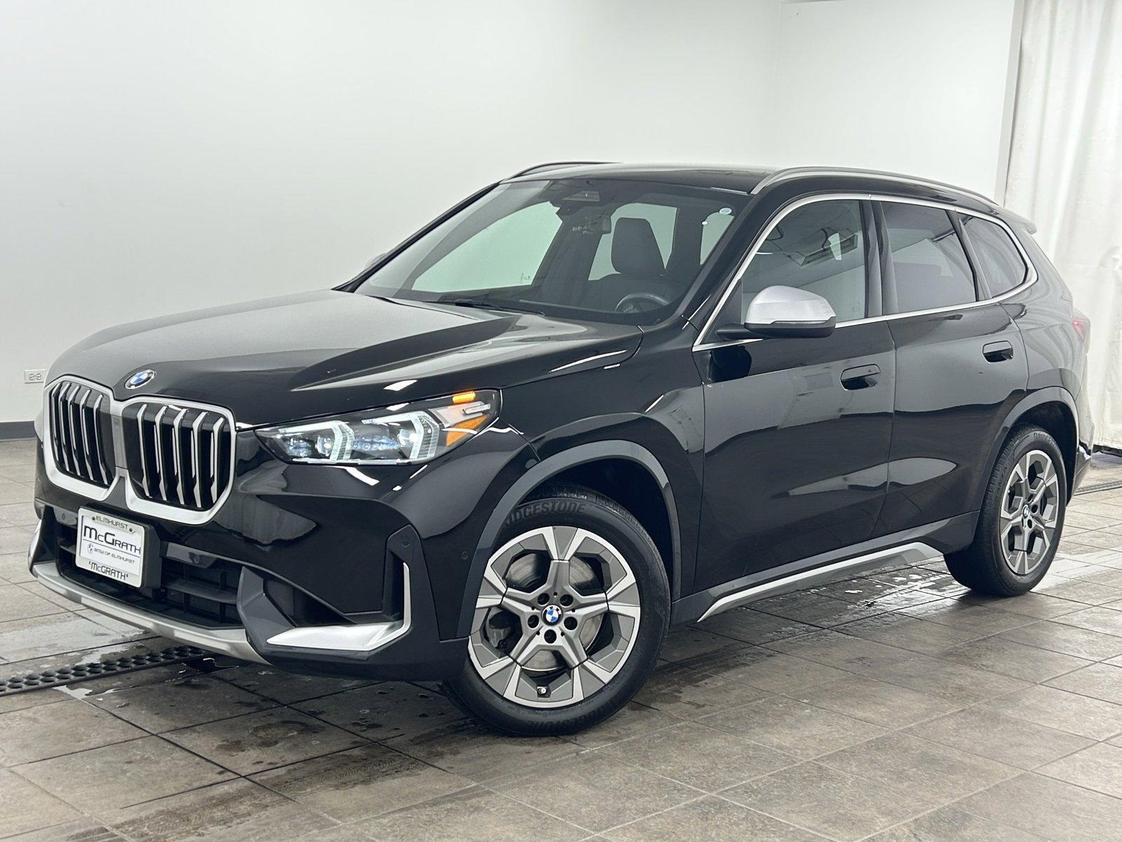 Used 2023 BMW X1 xDrive28i w/ Convenience Package image 1