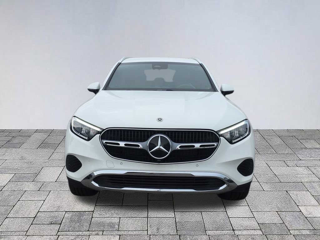 Certified 2025 Mercedes-Benz GLC 300 image 2