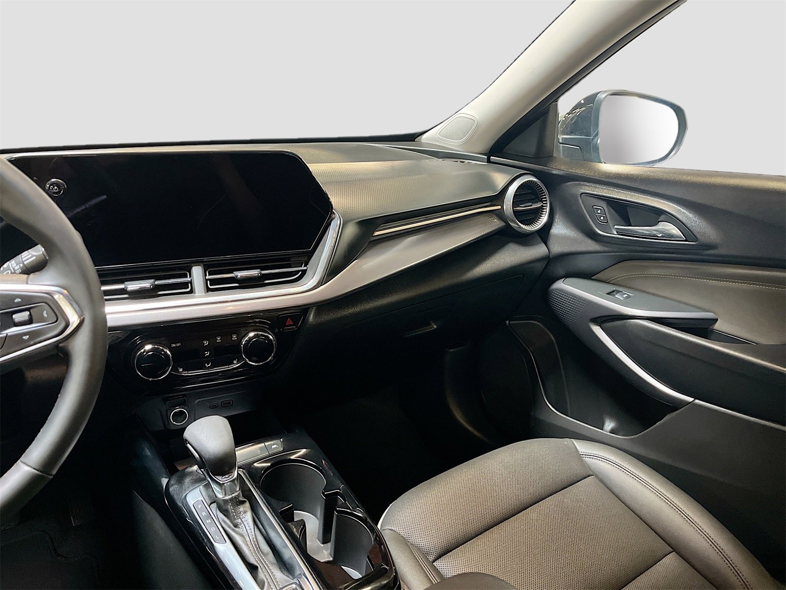 Used 2025 Chevrolet Trax ACTIV w/ Driver Confidence Package image 22