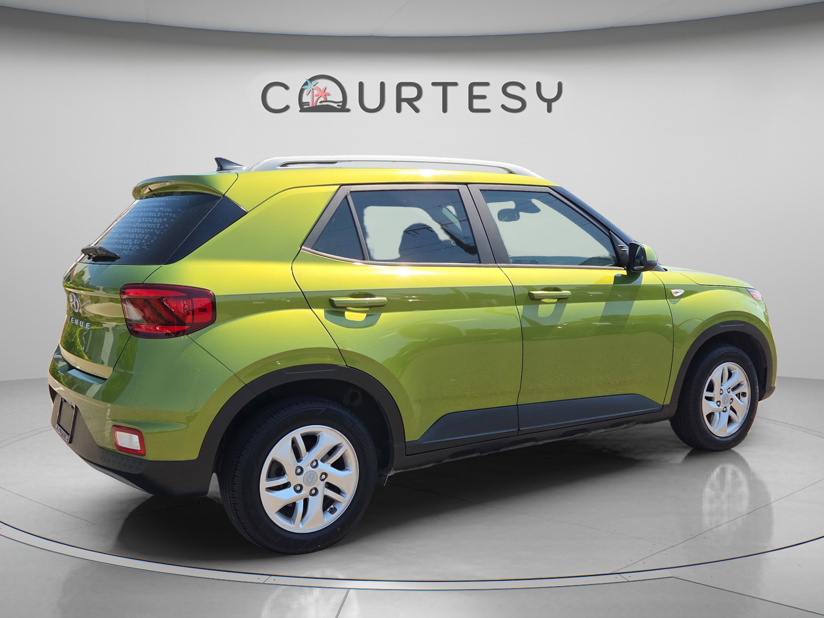 Used 2020 Hyundai Venue SEL image 5