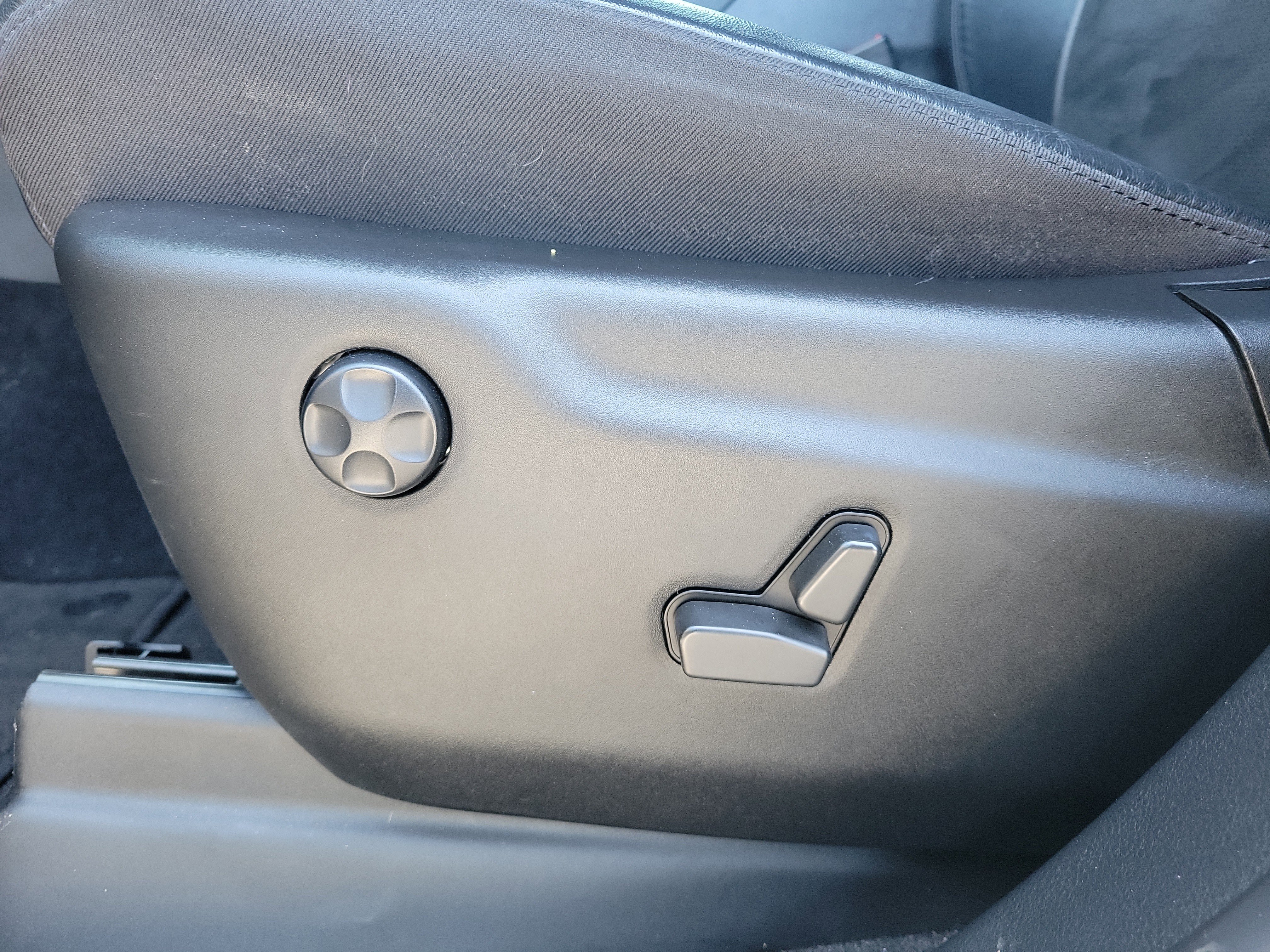 Used 2022 Jeep Grand Cherokee Laredo X RWD image 15