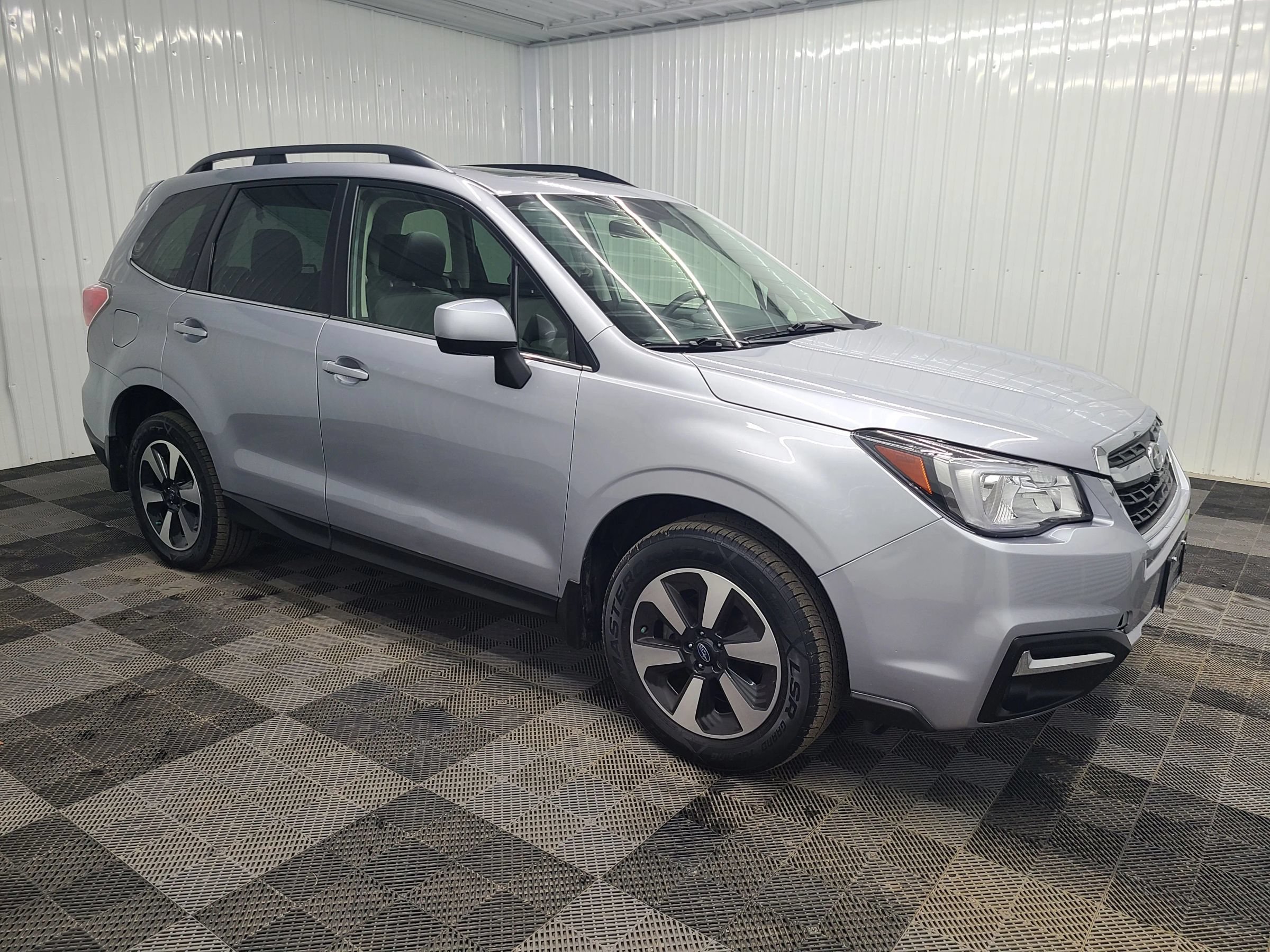 Used 2017 Subaru Forester 2.5i Limited AWD/4WD image 13