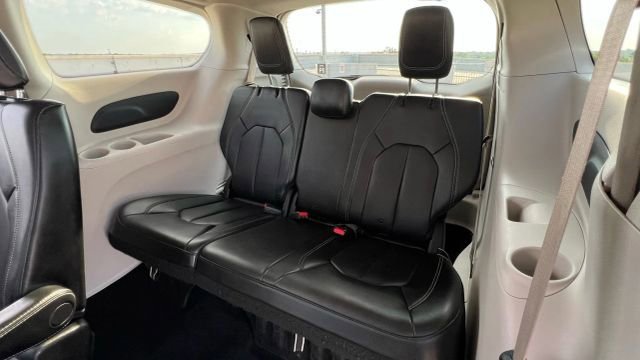Used 2020 Chrysler Voyager Lxi image 73
