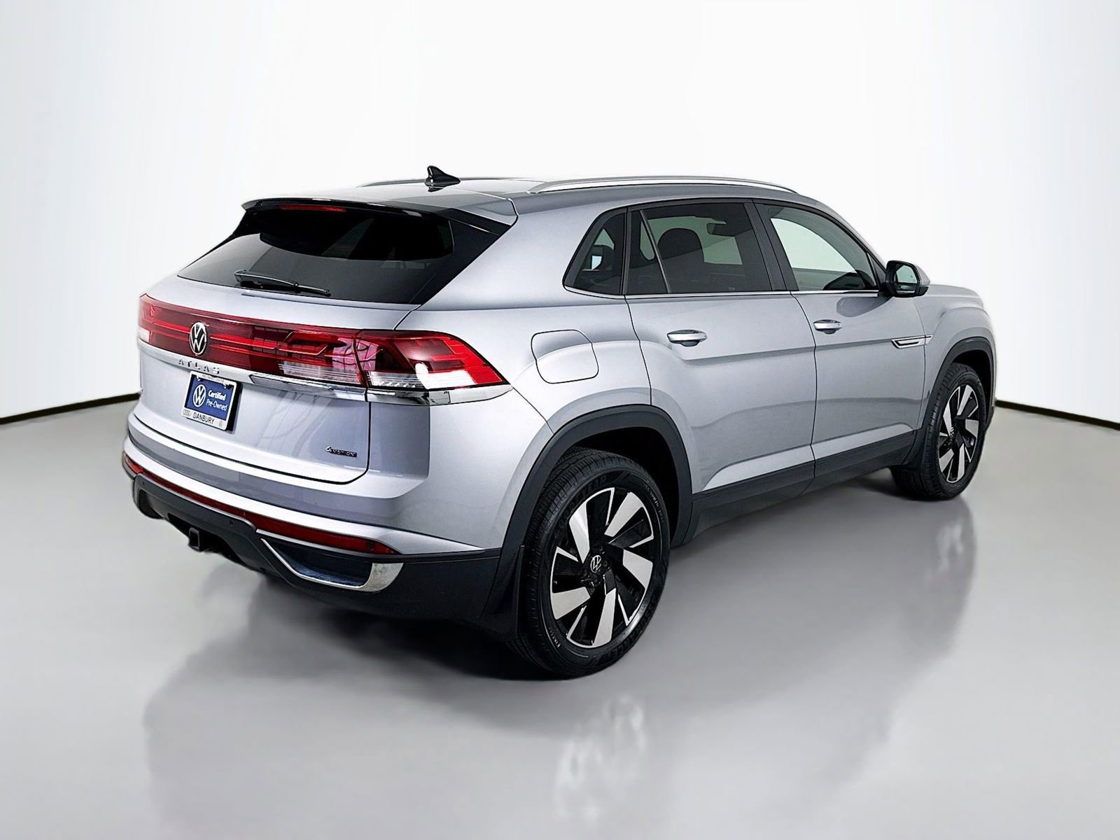Certified 2024 Volkswagen Atlas Cross Sport SE w/ Panoramic Sunroof Package AWD/4WD image 9