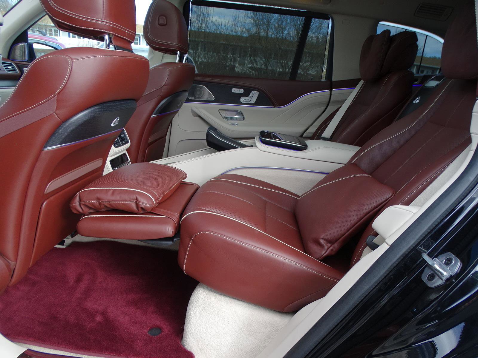 Used 2021 Mercedes-Benz Maybach GLS 600 4MATIC image 11