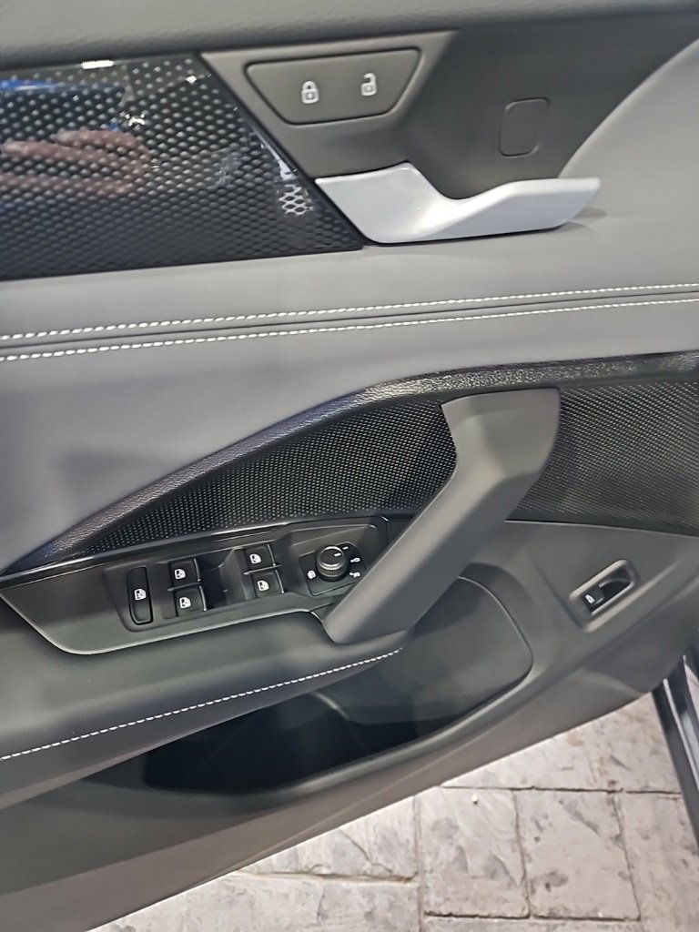 New 2026 Volkswagen Tiguan SE R-Line image 26