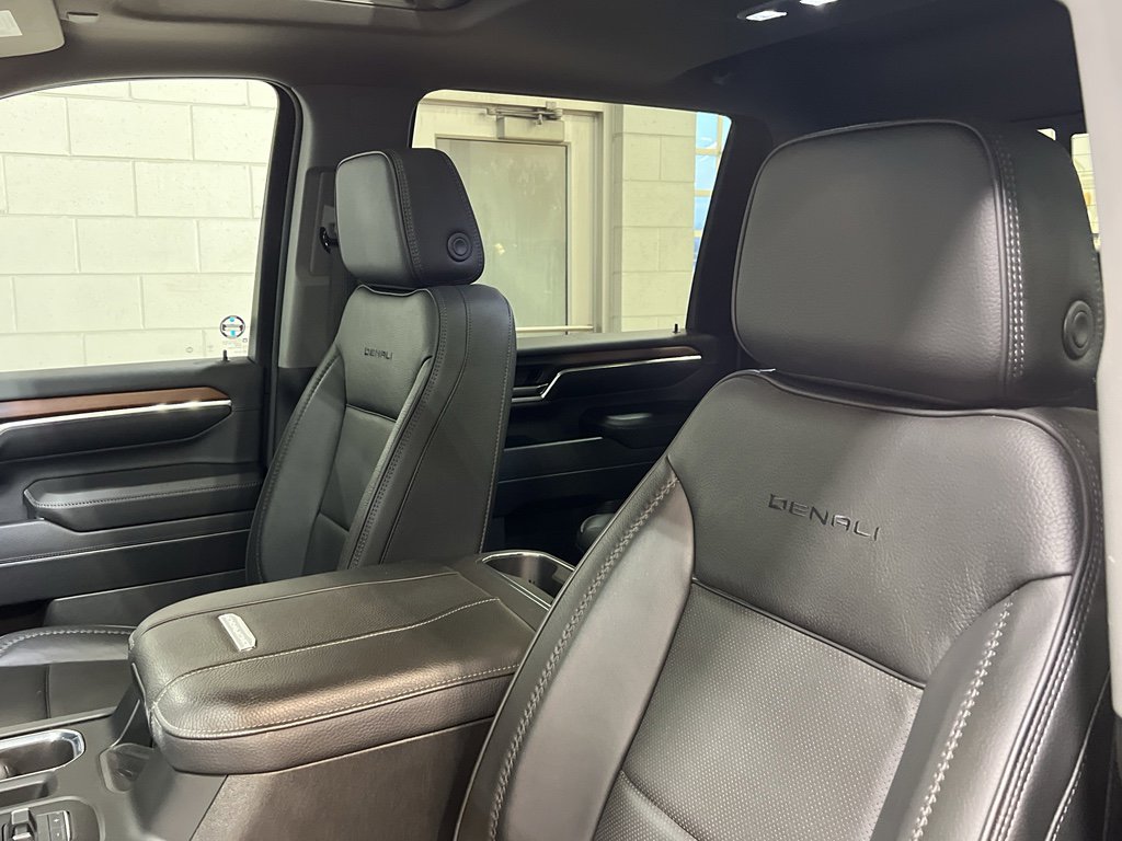 Used 2024 GMC Sierra 2500 Denali w/ Denali Reserve Package image 16