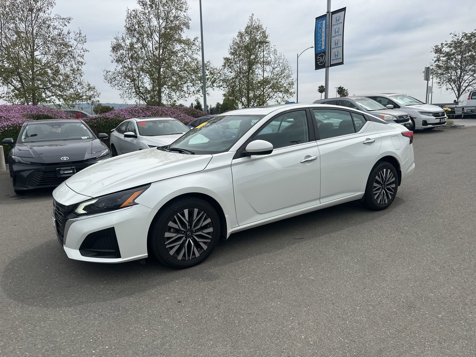 Used 2023 Nissan Altima 2.5 SV w/ SV Premium Package image 5