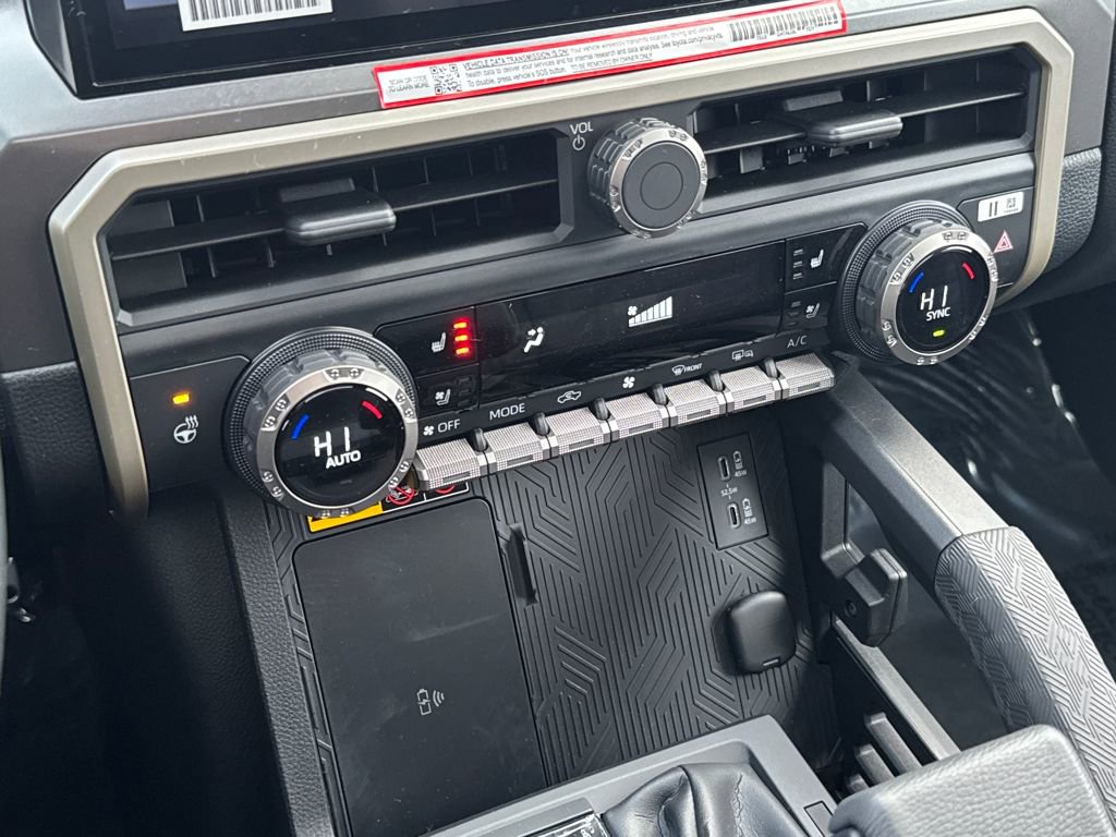 Used 2025 Toyota Tacoma TRD Sport image 24