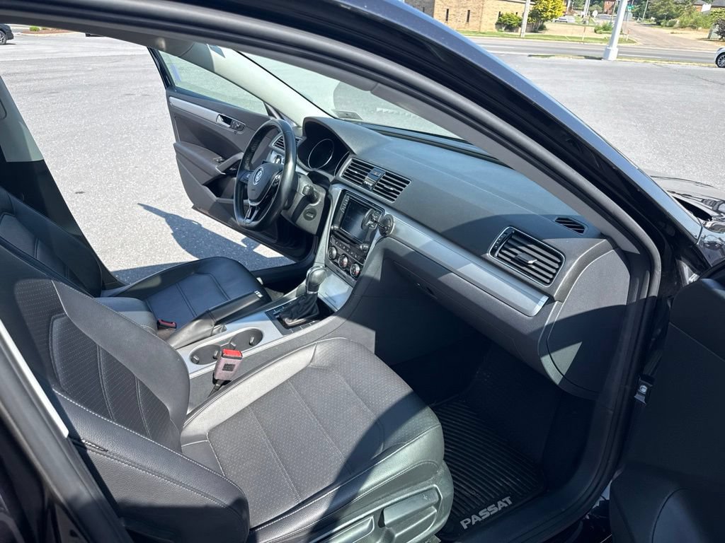 Used 2019 Volkswagen Passat 2.0T Wolfsburg FWD image 14