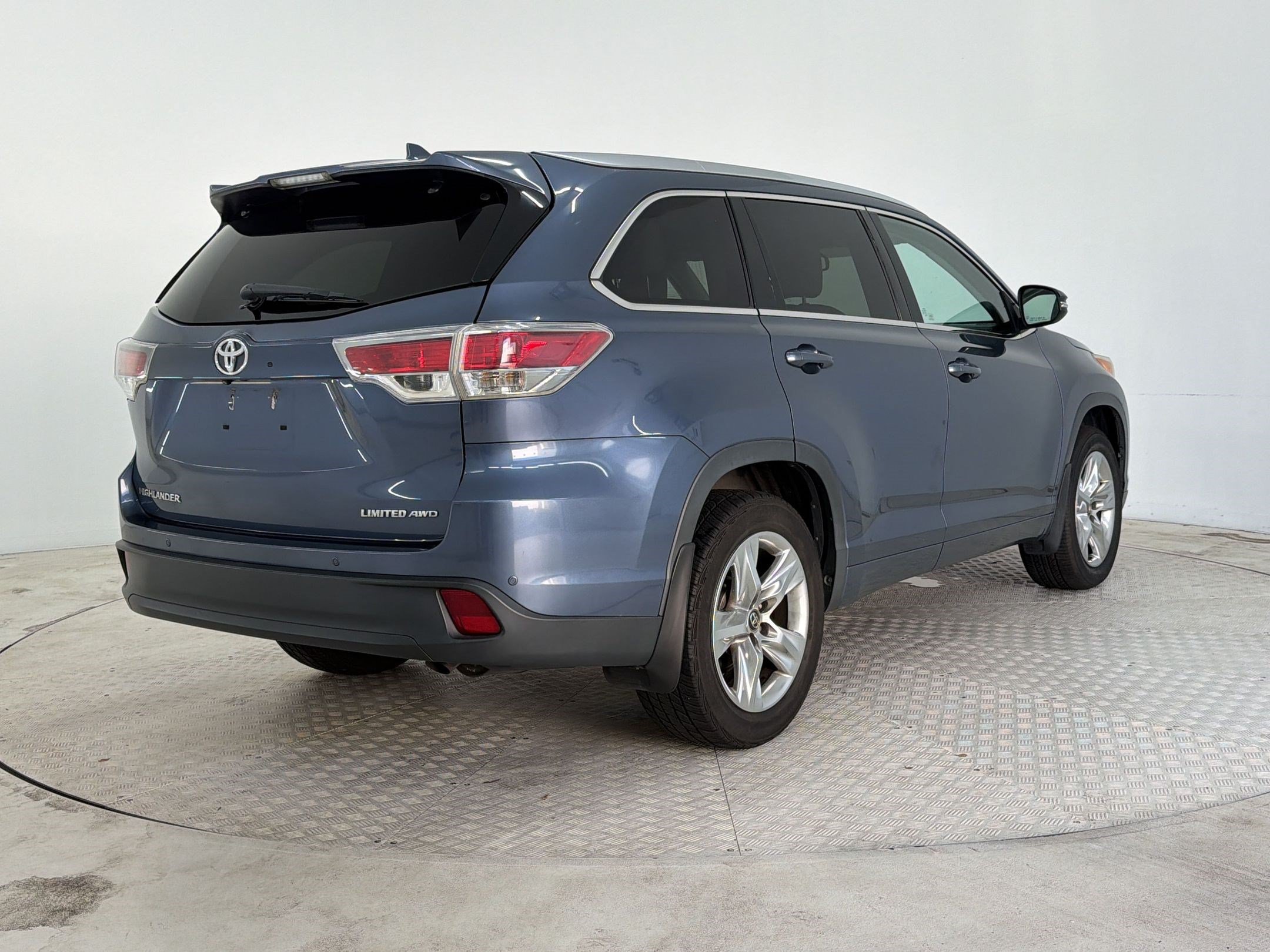 Used 2016 Toyota Highlander Limited AWD/4WD image 9