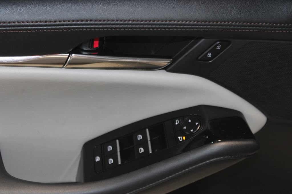 Used 2023 MAZDA MAZDA3 s FWD image 6