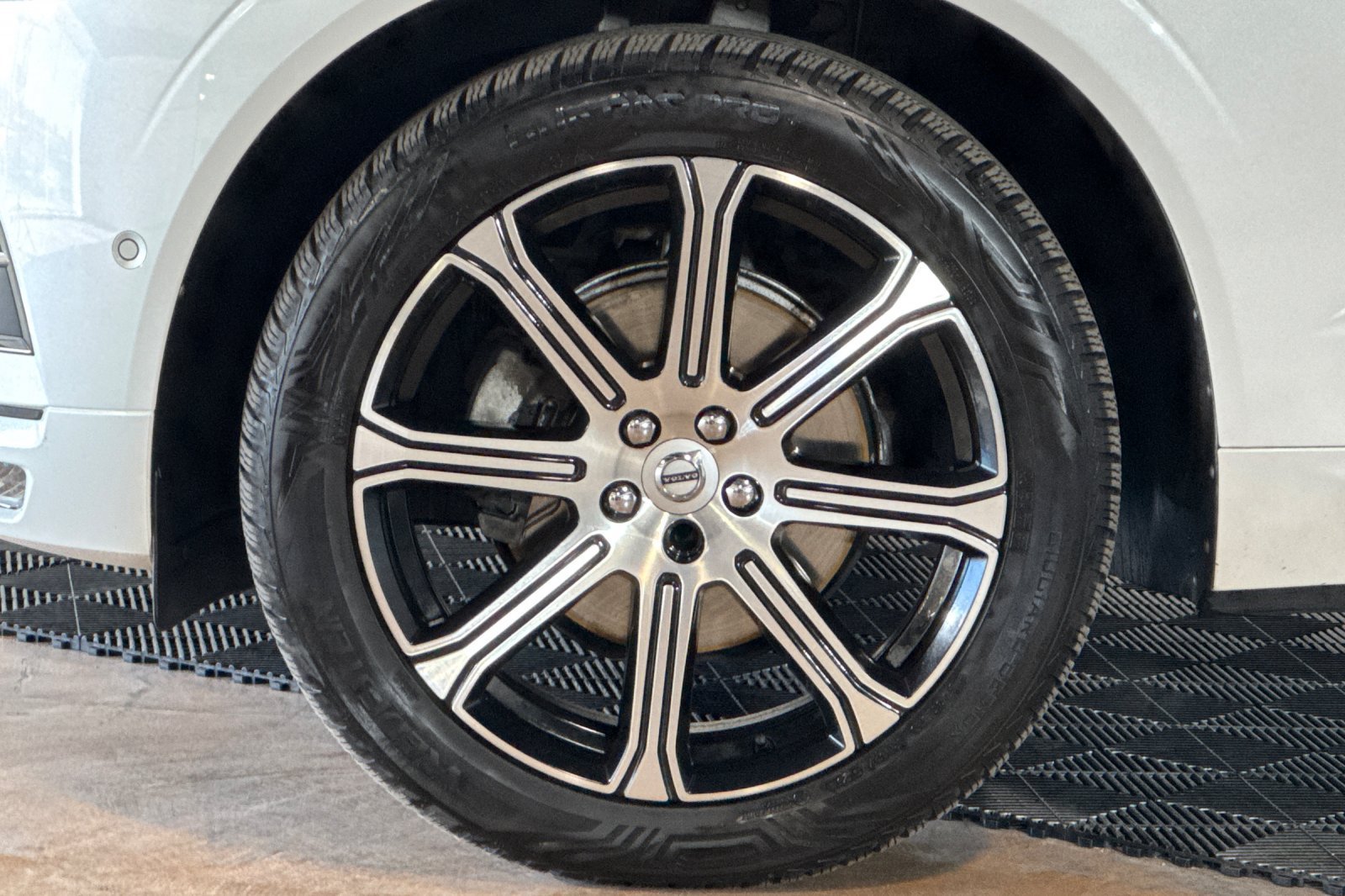 Used 2019 Volvo XC60 T5 Inscription w/ Protection Package Premier AWD/4WD image 11
