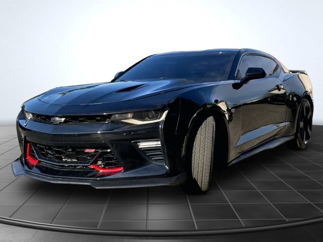 Used 2017 Chevrolet Camaro SS RWD image 4
