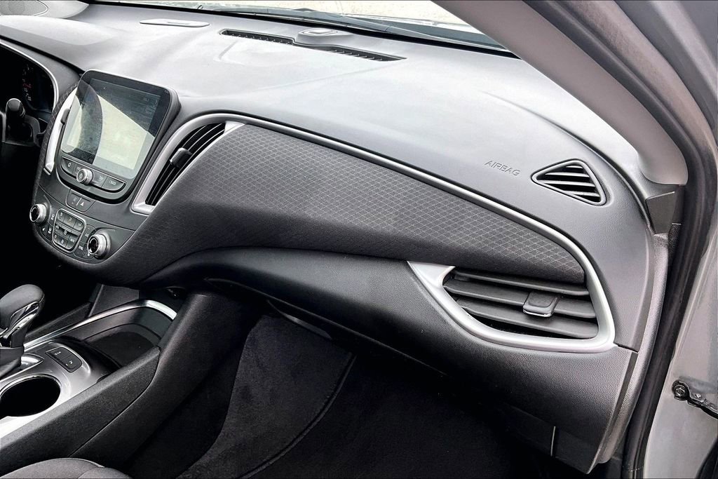 Used 2025 Chevrolet Malibu LT FWD image 21