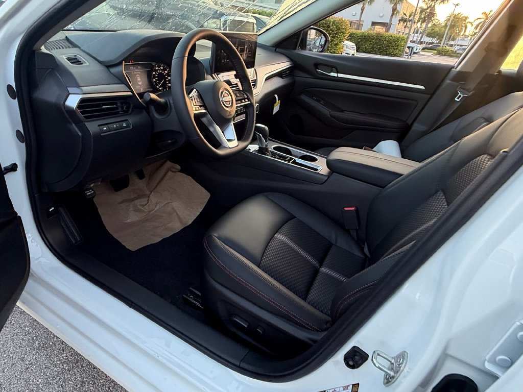 New 2026 Nissan Altima 2.5 SR FWD image 11