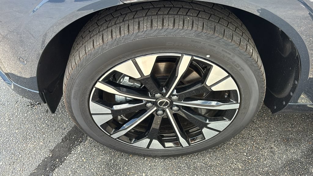 New 2026 Volvo XC60 B5 Plus w/ Protection Package Premier AWD/4WD image 32