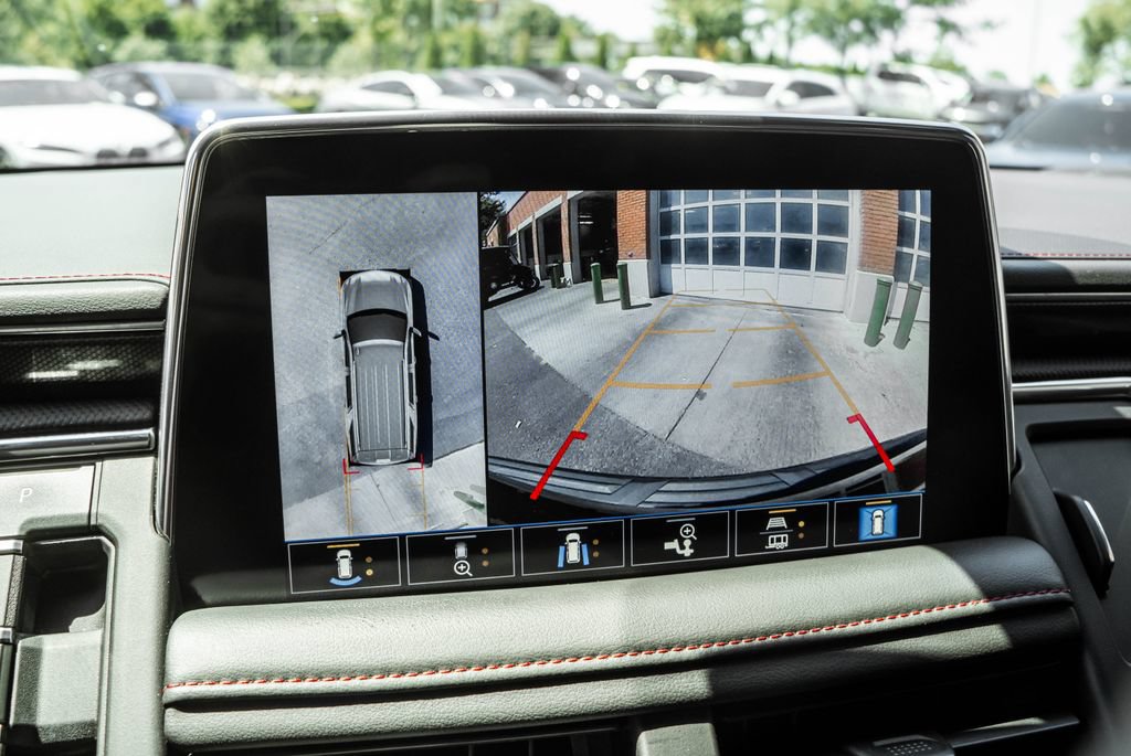 Used 2021 Chevrolet Suburban RST w/ Luxury Package AWD/4WD image 10