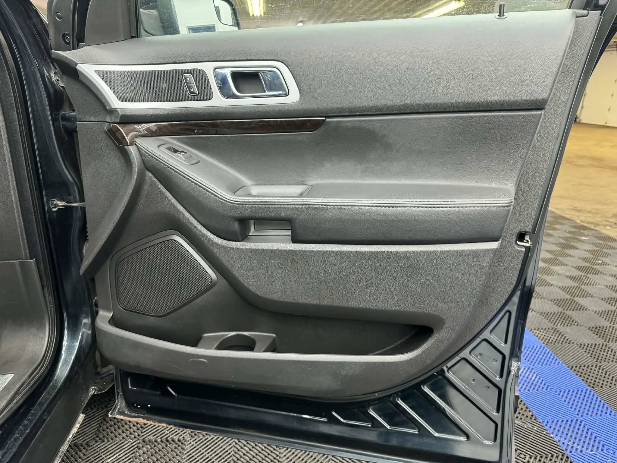 Used 2014 Ford Explorer Limited AWD/4WD image 6
