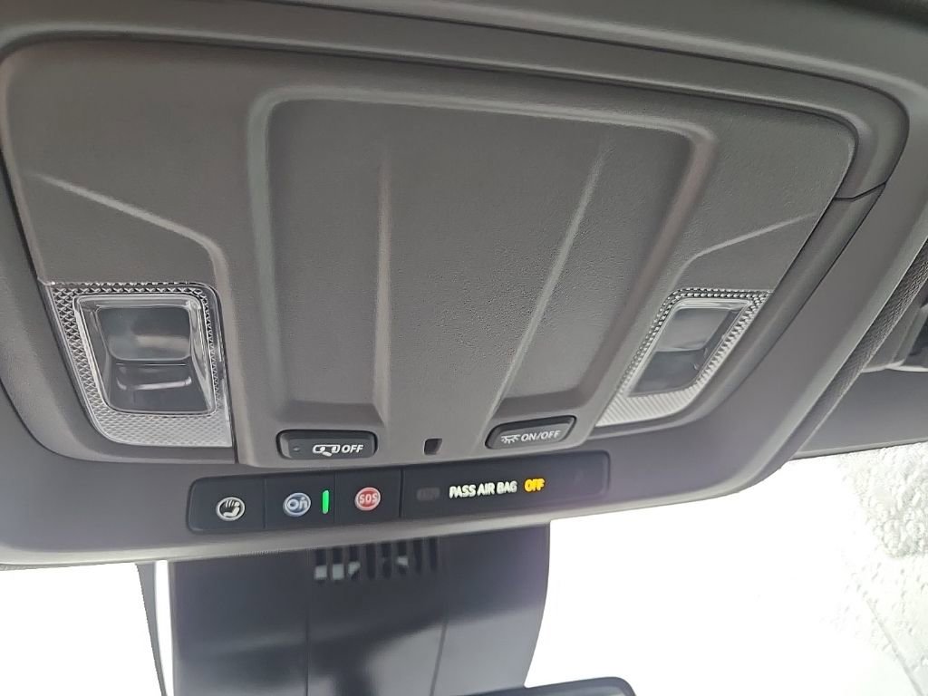 Used 2025 Chevrolet Silverado 1500 LT image 73