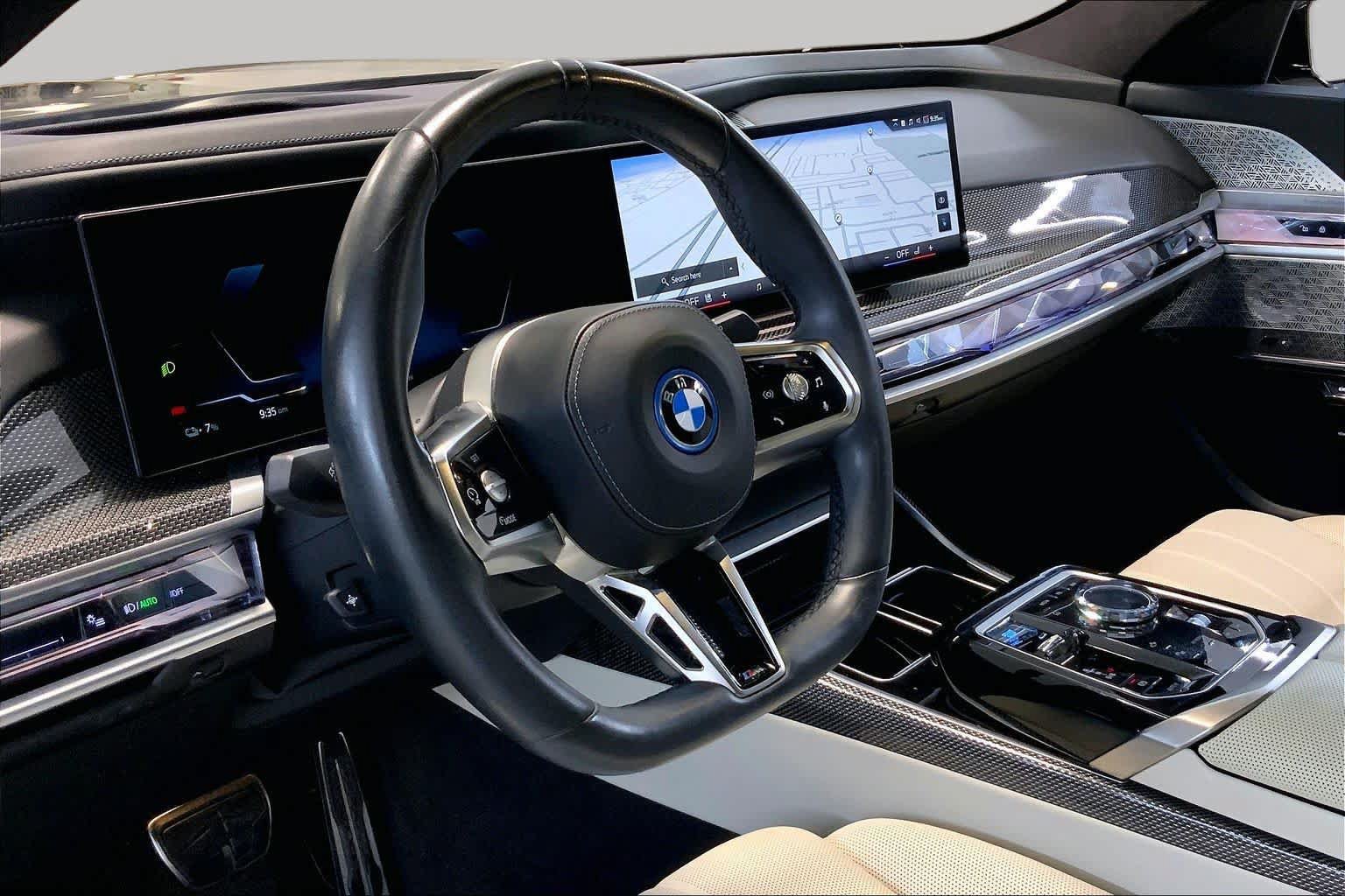 Used 2024 BMW i7 xDrive60 w/ Executive Package AWD/4WD image 17