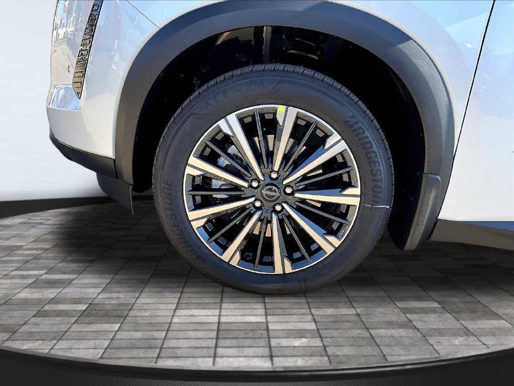 New 2026 Nissan Pathfinder Platinum w/ Cargo Package AWD/4WD image 13