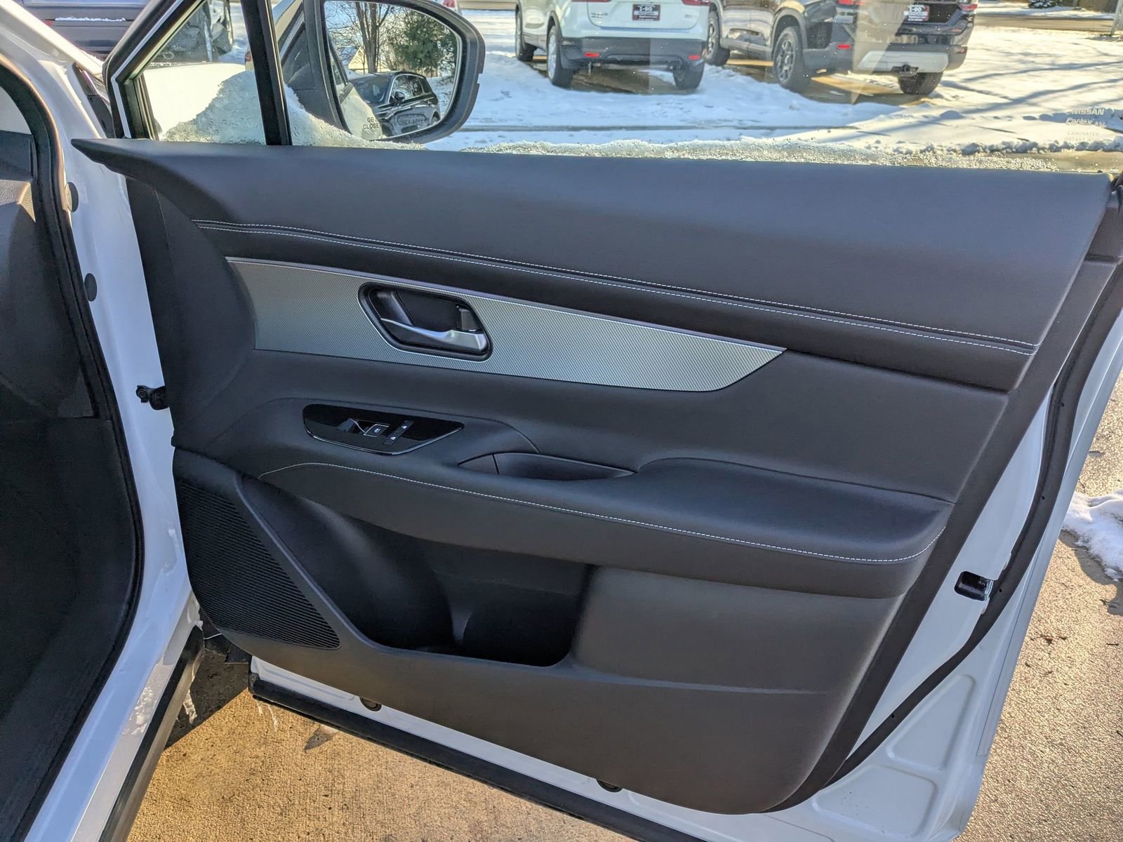 Used 2025 Nissan Murano SL image 35