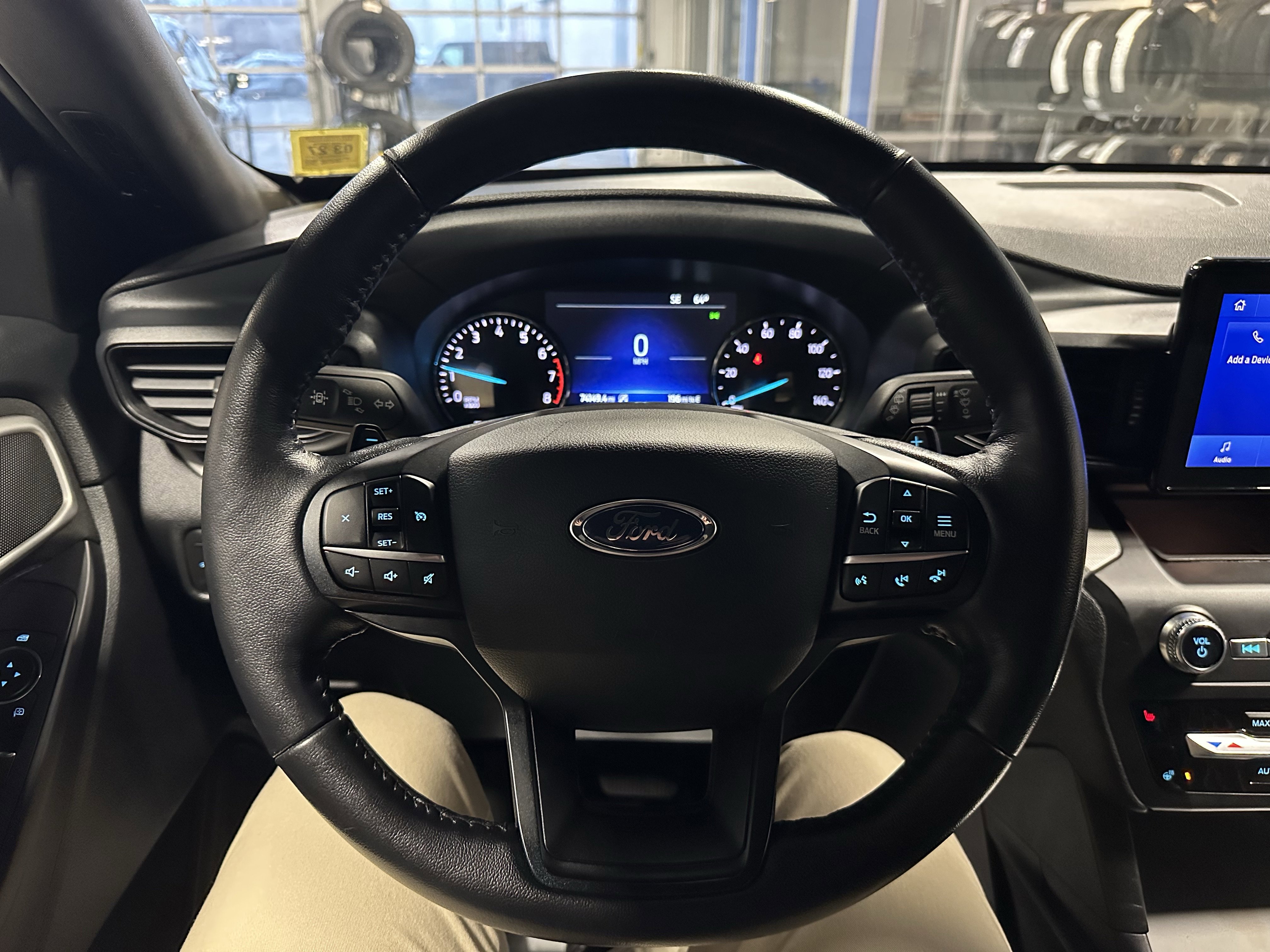 Used 2020 Ford Explorer XLT w/ Comfort Package image 9