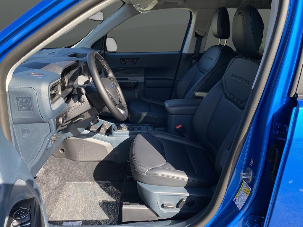 New 2025 Ford Maverick Lariat w/ Black Appearance Package image 4