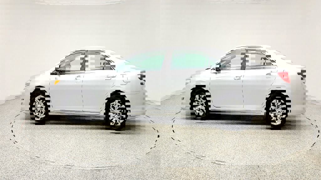 Used 2013 Toyota Camry LE FWD image 8