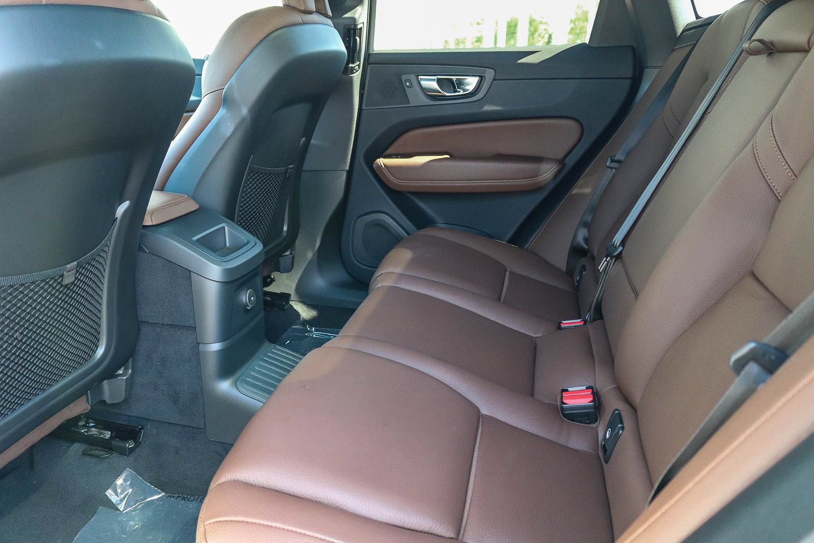 Used 2024 Volvo XC60 T8 Plus w/ Protection Package Premier AWD/4WD image 19