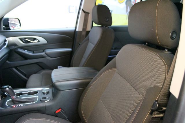 Used 2019 Chevrolet Traverse LT w/ LPO, Floor Liner Package AWD/4WD image 17