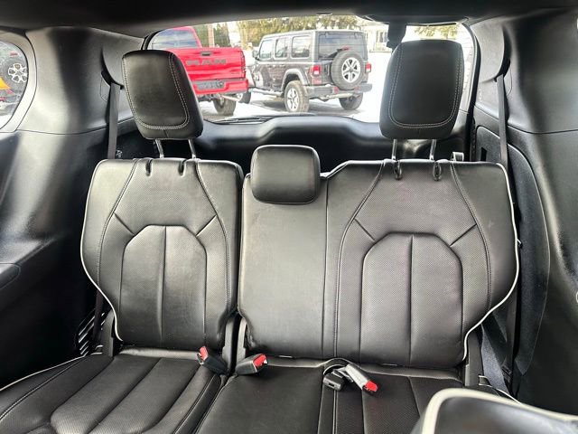 Used 2025 Chrysler Pacifica Limited FWD image 20