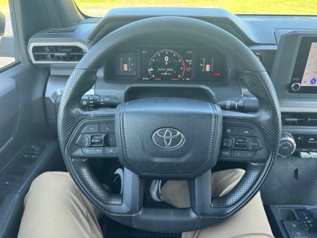 Used 2024 Toyota Tacoma SR5 AWD/4WD image 17