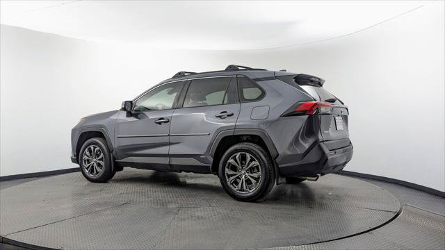 Used 2022 Toyota RAV4 XLE Premium AWD/4WD image 6