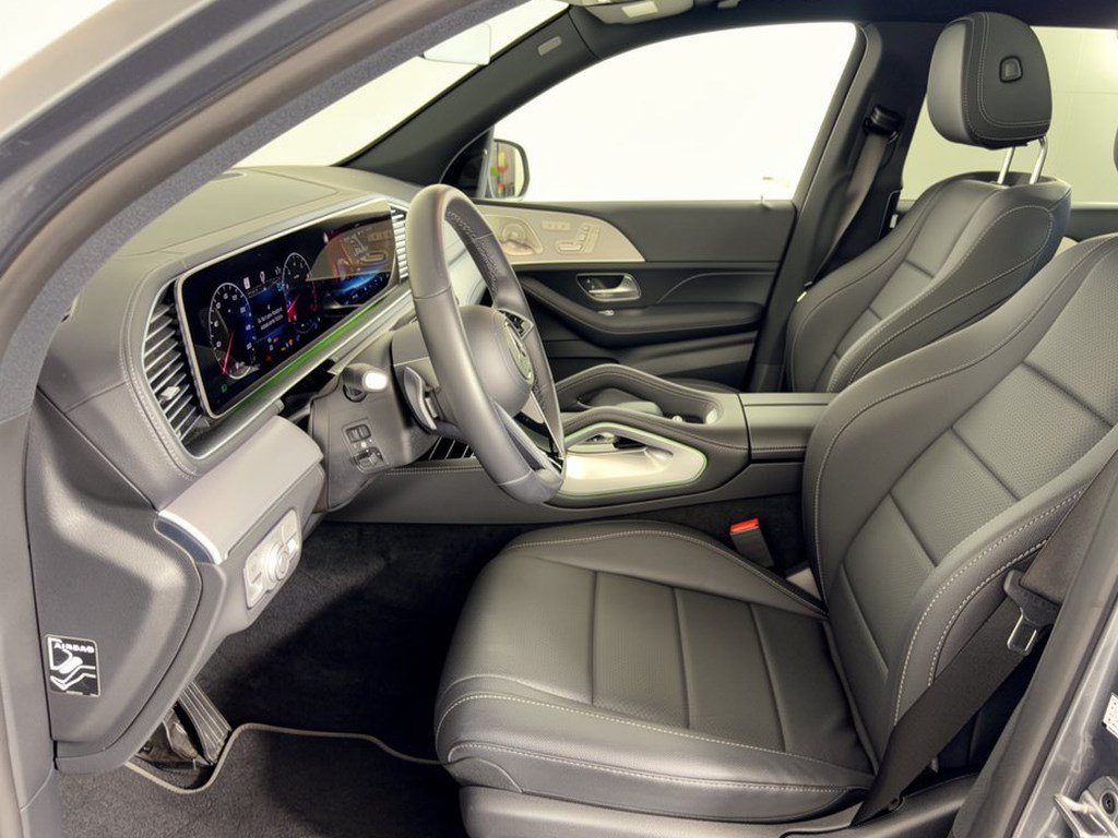 Used 2026 Mercedes-Benz GLS 450 4MATIC image 5