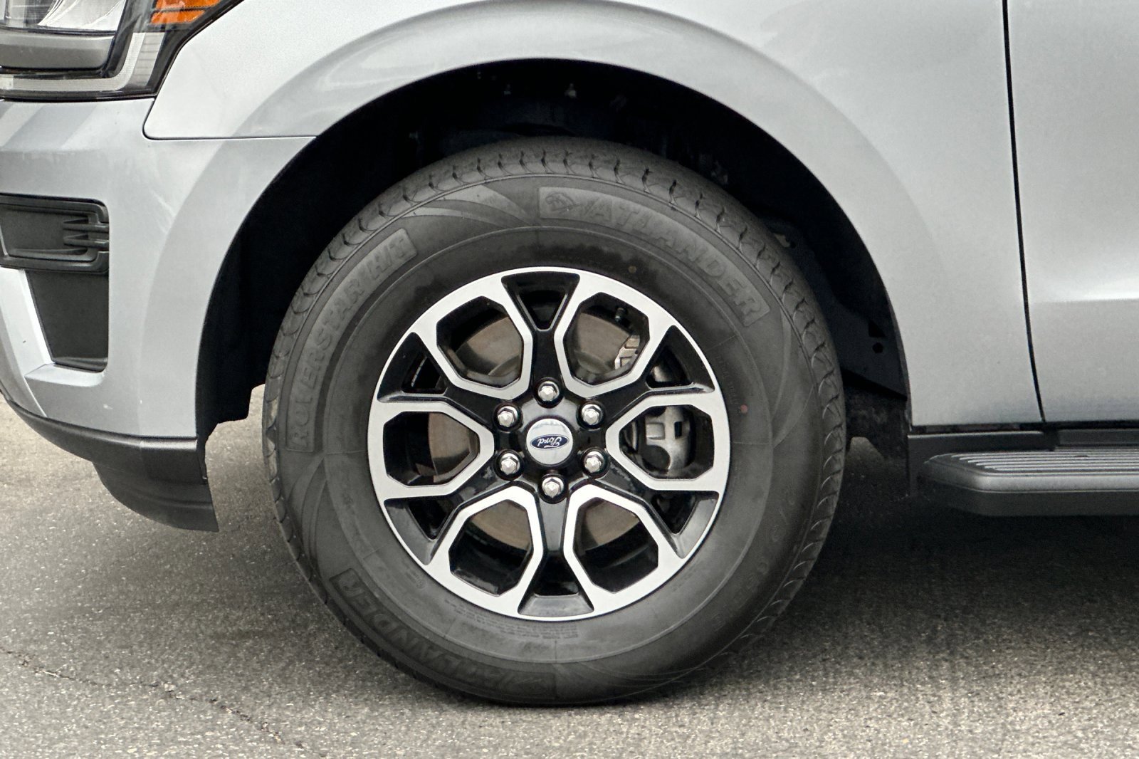 Used 2024 Ford Expedition Max XLT image 38