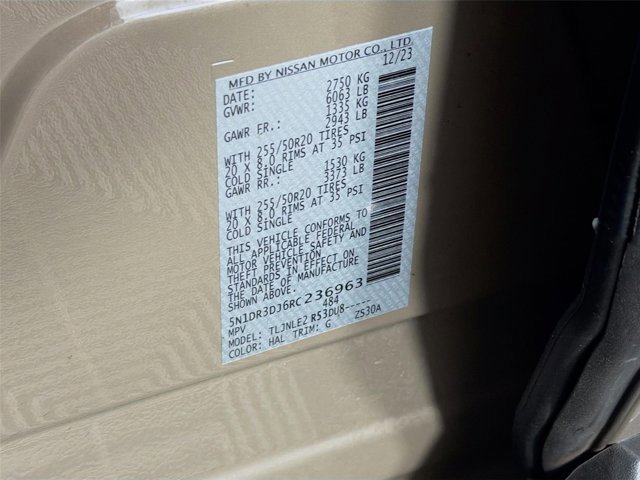 Certified 2024 Nissan Pathfinder Platinum w/ Cargo Package AWD/4WD image 32