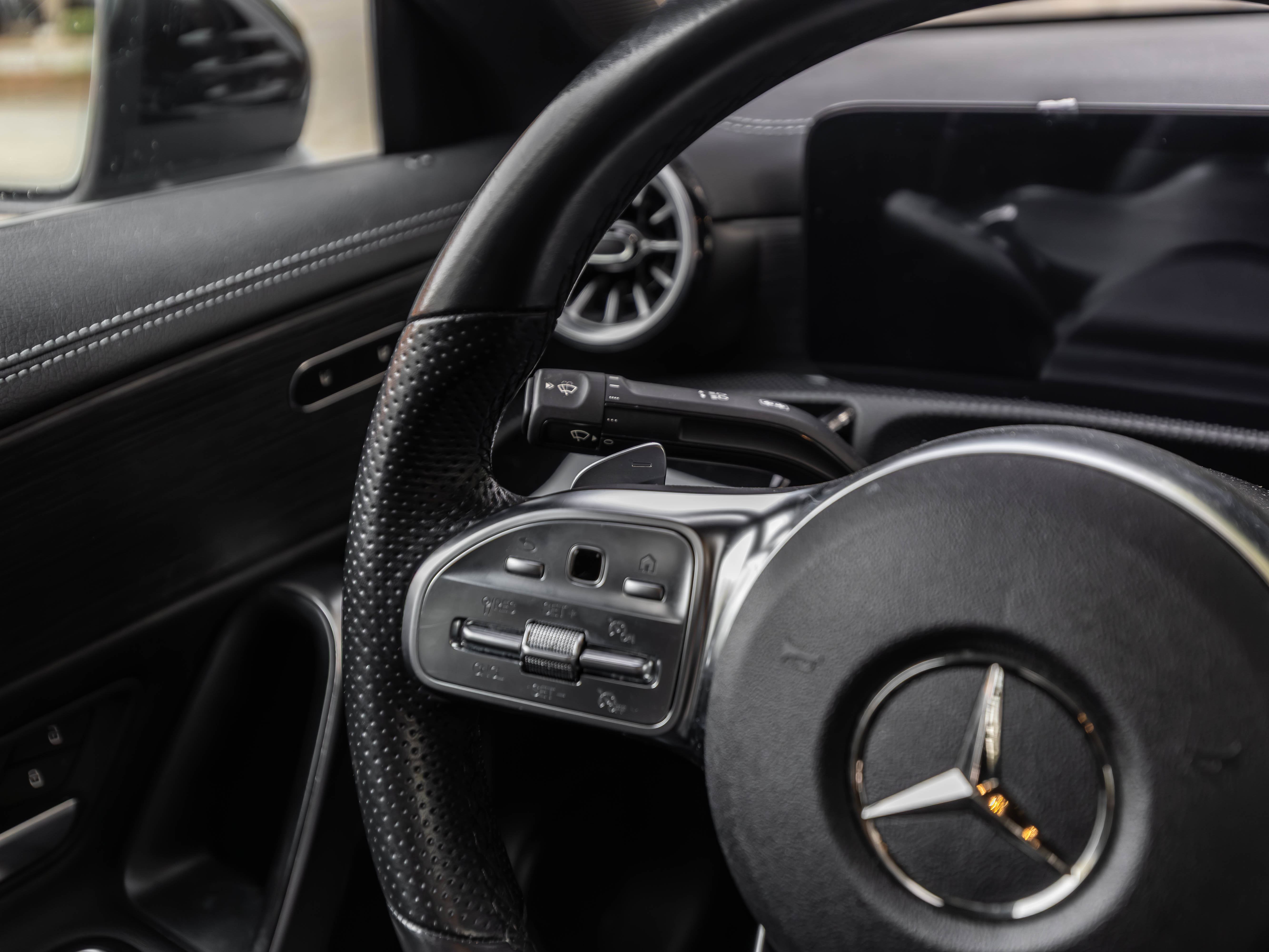 Used 2022 Mercedes-Benz CLA 250 image 7