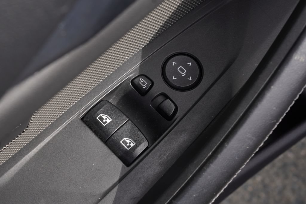 Used 2023 BMW M4 Competition w/ Executive Package RWD image 18