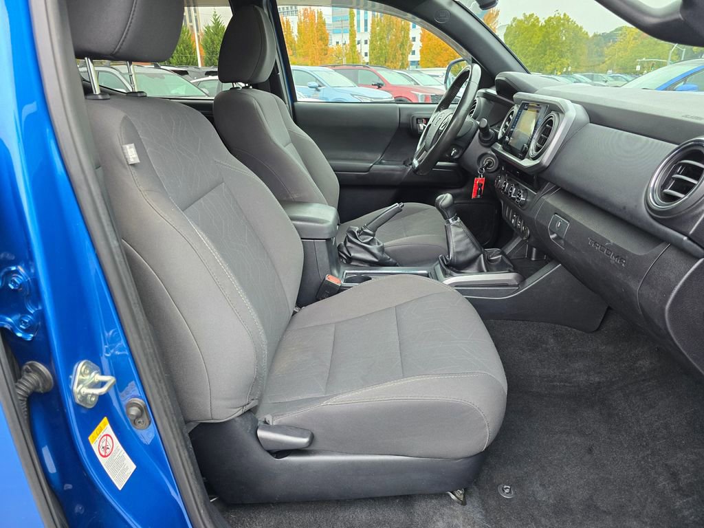 Used 2018 Toyota Tacoma TRD Off-Road image 12