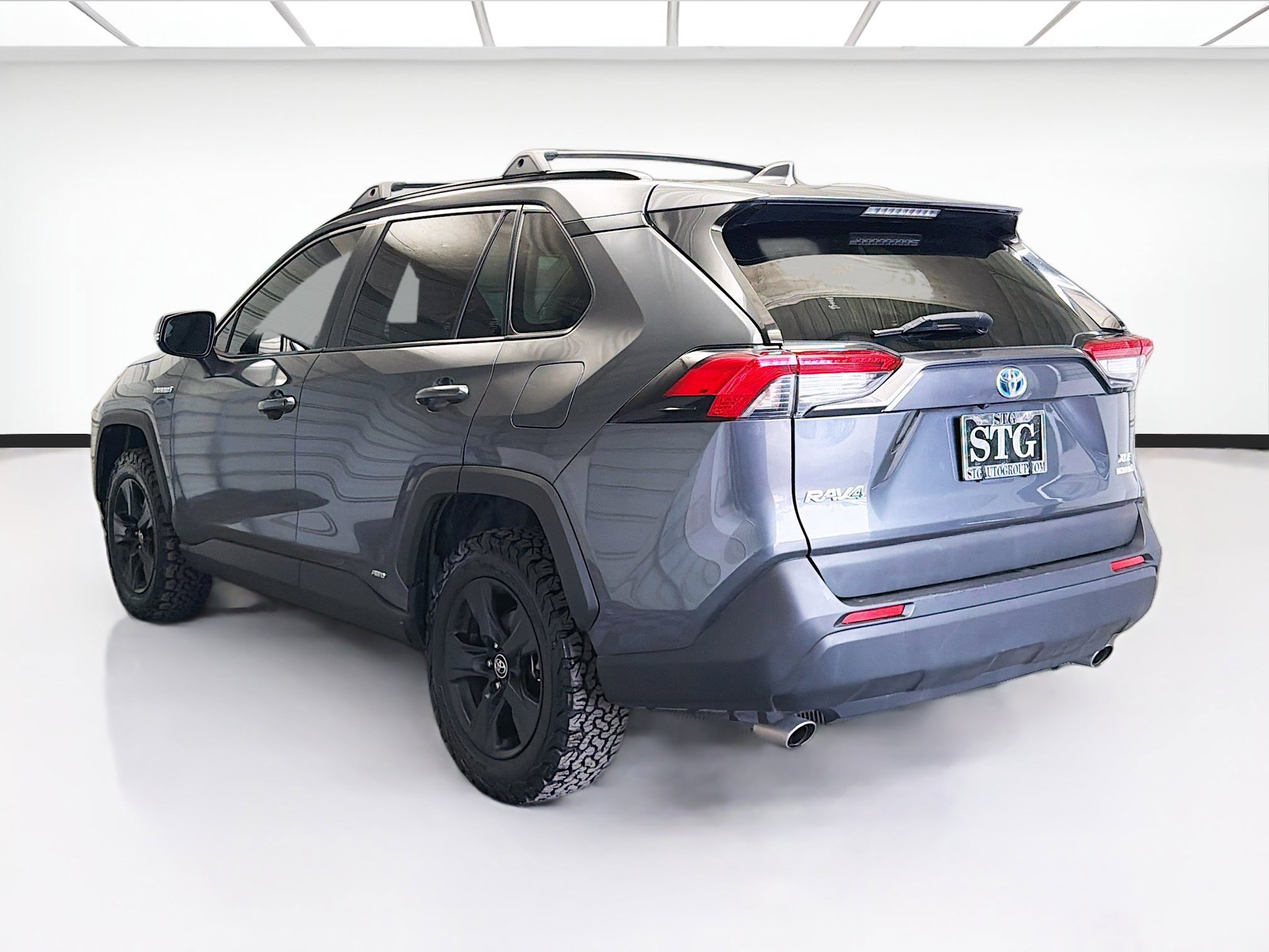 Used 2019 Toyota RAV4 XLE w/ Convenience Package image 5