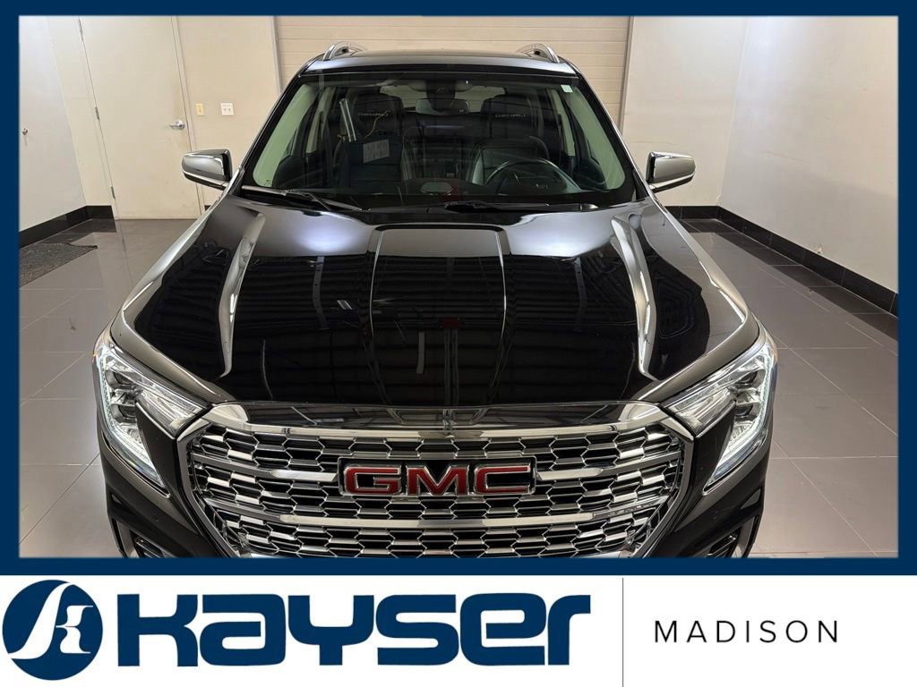 Used 2022 GMC Terrain Denali w/ LPO, Floor Liner Package AWD/4WD image 2
