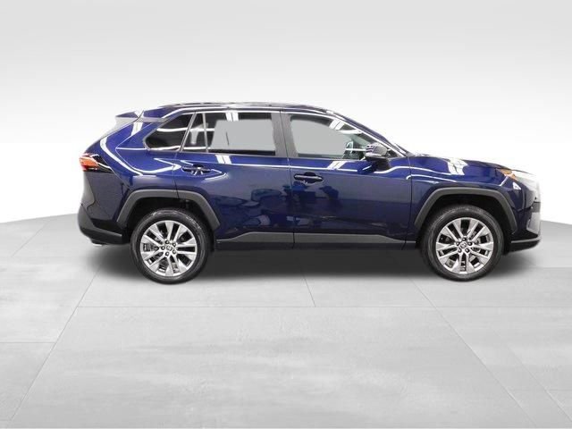 Used 2023 Toyota RAV4 XLE Premium image 16