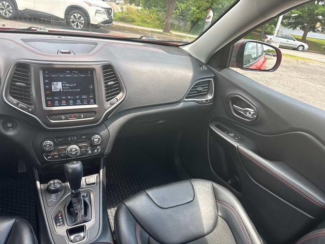 Used 2021 Jeep Cherokee Trailhawk AWD/4WD image 18